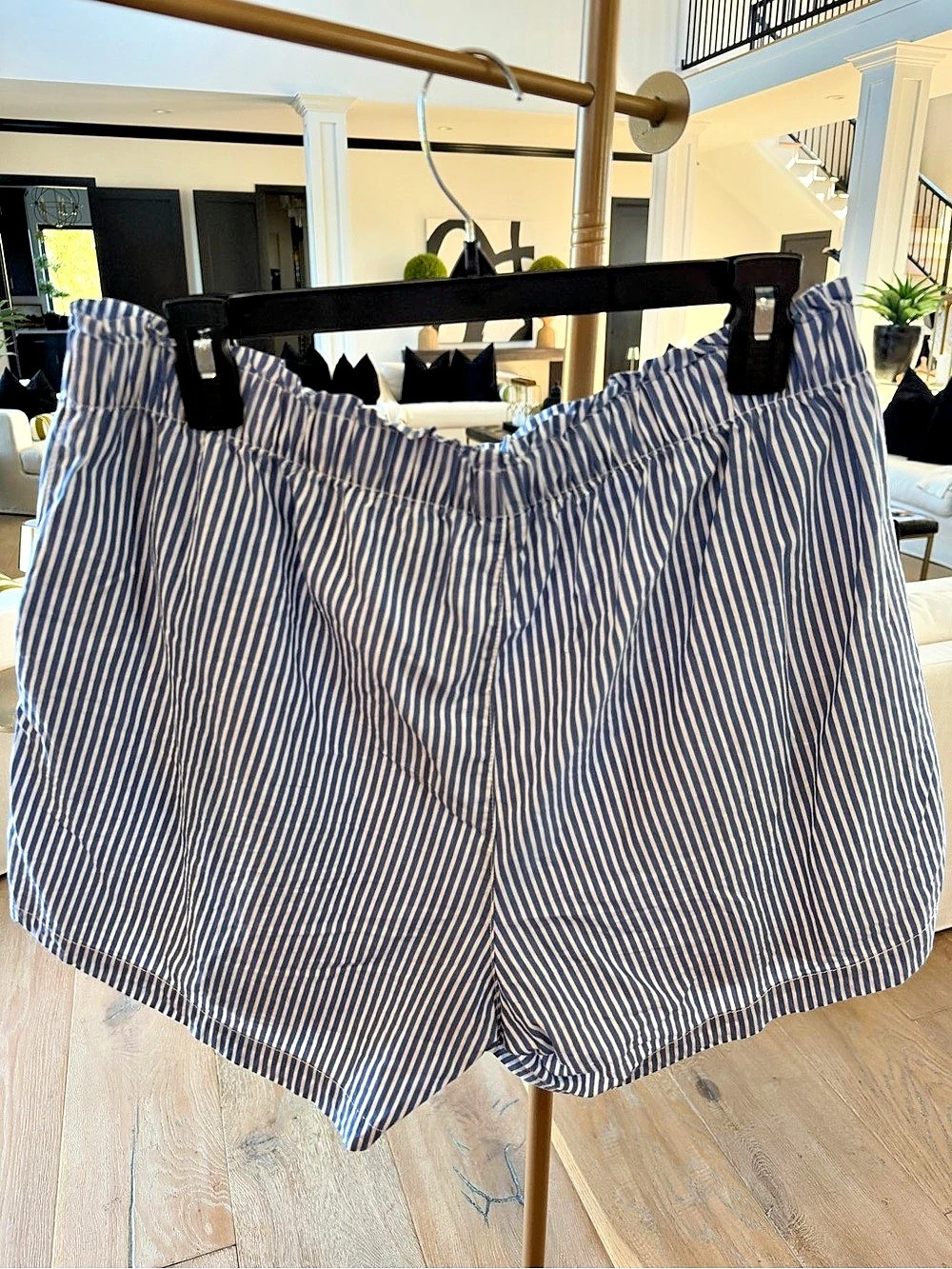 Old Navy High-Waisted Striped Pull-On Shorts Blue & White Large